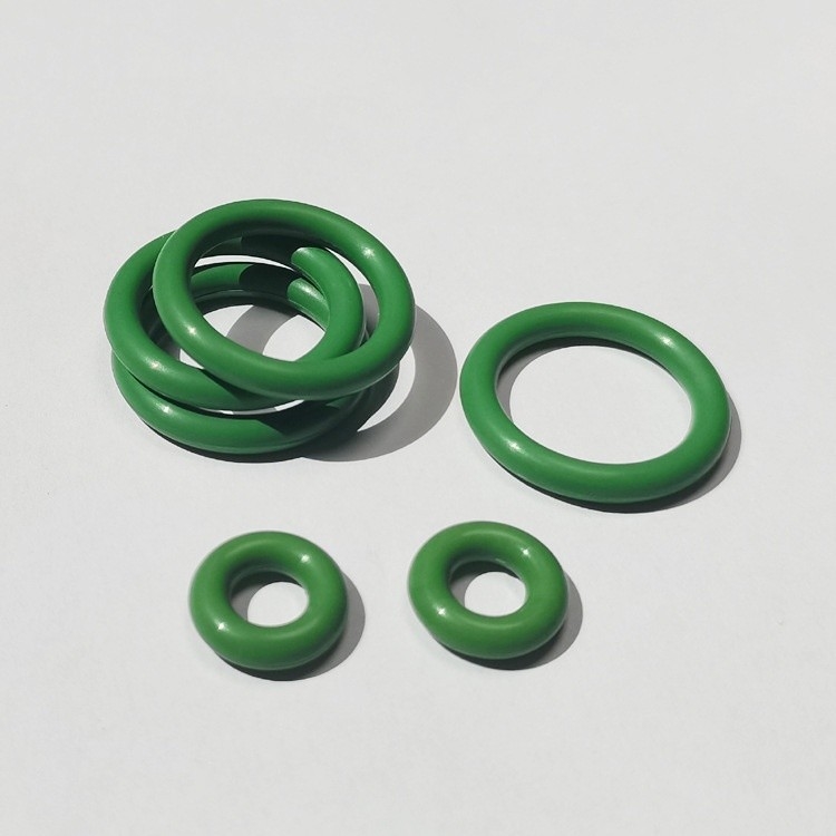 Chiếc vòng O-Ring cao su fluorine màu xanh lá cây chống nhiệt độ kích thước tùy chỉnh cho các con dấu ô tô